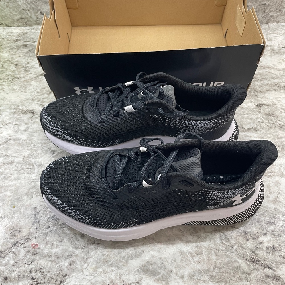 Under Armour Womens 8 Black White HOVR Turbulence 2 Knit Running Shoes NEW